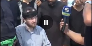 فیلم| ماجرای تعمیر کفش زائران امام حسین (ع) توسط پزشک تبریزی
