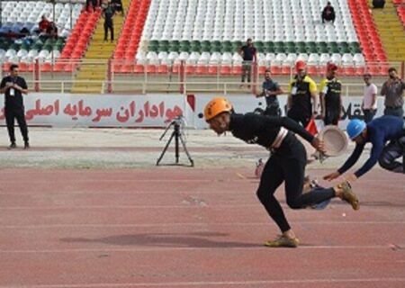 دونده کرج قهرمان دوی ۱۰۰ متر با مانع آتش نشانان کشور شد