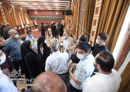 حواشی جلسه پرتنش رای گیری برای شهردار تبریز