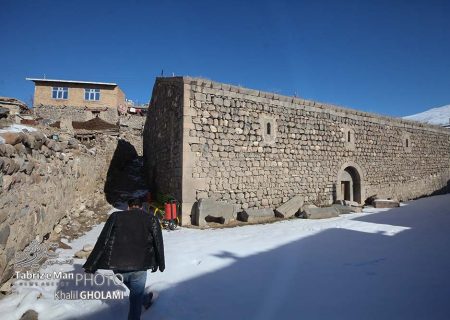 روستای موجومبار در یک روز برفی