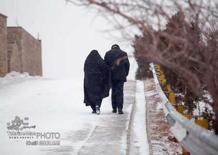 یک روز برفی در عینالی