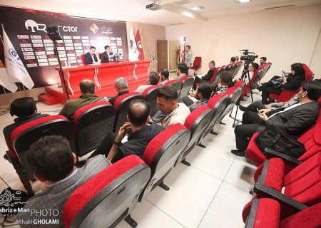 نشست خبری ایوب بهتاج در بنیان دیزل