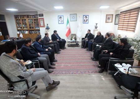 دیدار مجمع صنفی ناشران و چاپخانه داران با مدیرکل ارشاد
