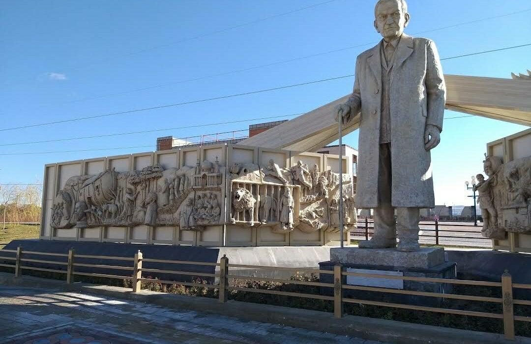 فیلم/ مجسمه حیدربابا در شهرک خاوران