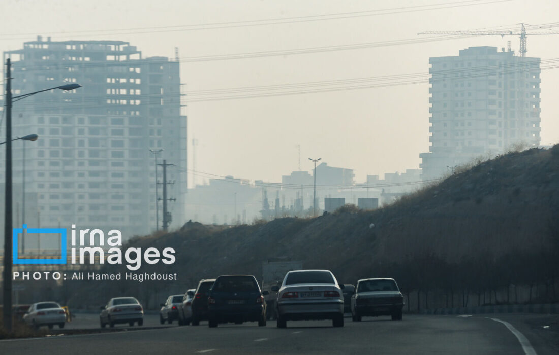 @media screen and (min-width: 768px){
.box.ads.fixed-ad:not(.hidden-xs) {
    display: none !important;
}
}
footer div.small {
    align-self: end;
    text-wrap: nowrap;
    max-width: max-content;
    margin: 1rem
}

.my-mt–10{
margin-top: -10px;
}

.my-mb-20{
margin-bottom: 20px;
}

.my-mb-0{
    margin-block: 0 !important;
}

.my-mb-0 ul li {
    margin-block: 0 !important;
}

.mybg-purple{
    background-color:purple;
}

.box.myticker-header>header h2 a {
    opacity: 1;
    width: max-content;
}

.box.myticker-header>header h2 {
    background-color: red;
    width: fit-content !important;
}

                
                
            
            
                
#menu ul li.live a {
   color:red;
   padding: 0 5px;
}

#menu ul li.live a:before {
    display: inline-block;
    width: 8px;
    height: 8px;
    border-radius: 4px;
    background: red;
    content: ”;
    margin-left: 5px;
    -webkit-animation: blink 1s;
    animation: blink 1s;
    -webkit-animation-iteration-count: infinite;
    animation-iteration-count: infinite;
}
section.live {
overflow: hidden;
}
section.live iframe{
width: fit-content;
    position: absolute;
    top: 3rem;
    right: 0;
}
section.live img{
width: -webkit-fill-available;
}

                
                
            
            
                
body.bg-worldcup2022 #mainbody {
     background-color: white !important;
}

                
                
            
    
    
        
            
                
            
            
                
                    
                    
                        https://www.irna.ir/xjSDgS
                        ۲۷ دی ۱۴۰۳ – ۰۹:۰۷
                        کد خبر 85721132
                        استان‌ها / آذربایجان شرقی
                    
                
            
        
        
                
                    

                    
                        
                        ۲۷ دی ۱۴۰۳، ۹:۰۷
                    
                        کد خبر: 85721132
                    
                    
                        
                            استان‌ها
                                آذربایجان شرقی
                                    
                                
                        
                    
                    
                        T
                        
                        T
                    
                    
                        ۰ نفر
                        
                            
                            
                            
                            
                            
                        
                    
                            میر یحیی مرتضایی مهینی
                    
                        
                            
                            
                            
                            
                        
                        
                            
                                برچسب‌ها
                            
                            
                                
                                            سازمان حفاظت محیط زیست
                                            
                                            تبریز
                                            
                                            آذربایجان شرقی
                                            
                                            بناب
                                            
                                            آلودگی هوا
                                            
                                
                            
                        
                    
                    
                
            
                
                وضعیت قرمز هوای تبریز و بناب
                
                    
                        
                            ۲۷ دی ۱۴۰۳، ۹:۰۷
                        
                    
                    
                            کد خبر:
                            85721132
                    
                
            
        
                
                    
                
            تبریز-ایرنا- مرکز پایش هوای اداره کل حفاظت محیط زیست آذربایجان شرقی اعلام کرد: هم اکنون کیفیت هوا در تمام مناطق کلانشهر تبریز و شهر بناب در وضعیت قرمز و خطرناک برای تمامی گروه های جامعه قرار دارد.
            
        
        
            به گزارش روز پنجشنبه ایرنا، شاخص کیفی هوای تبریز در زمان حاضر بر اساس ذرات ۲.۵ میکرون را برابر با عدد ۱۵۵ است که برای گروه های حساس جامعه ناسالم است. 
بر همین اساس آلوده ترین شهر آذربایجان شرقی در زمان حاضر شهر بناب است که شاخص کنونی کیفیت هوا در آن برابر با عدد ۱۶۶ می باشد و میانگین شاخص امروز کیفیت هوای این شهر نیز روی عدد ۱۶۵ ثبت شده است. 
هم اکنون ایستگاه تقاطع هتل مرمر در منطقه شرق تبریز میزان آلودگی هوای این منطقه بر اساس ذرات ۲.۵ میکرون را ۱۶۳ نشان می دهد که آلوده ترین نقطه این کلانشهر می باشد و ایستگاه آبرسان در هسته مرکزی شهر نیز روی عدد ۱۵۷ قرار دارد. 
ایستگاه سنجش هوا در منطقه غرب تبریز عدد ۱۵۳، میدان نماز ۱۵۲، میدان آذربایجان ۱۵۲ و باغشمال عدد ۱۵۱ را نشان می دهد که برای تمام گروه های جامعه خطرناک و ناسالم می باشد. 
به گزارش تبریزمن به نقل از خبرگزاری ایرنا، طی دی ماه جاری تعداد روزهای آلوده هوای این کلانشهر به ۱۶ روز رسید. 
از ابتدای دی ماه امسال تاکنون ۱۵ روز در تبریز شاهد هوای ناسالم برای گروه های حساس بودیم و یک روز نیز در همین ماه میزان آلودگی هوا برای تمام گروه های جامعه ناسالم ثبت شده است، این در حالی است که در طول سال گذشته شاهد ۳۲ روز هوای آلوده در تبریز بودیم که این رقم در سالجاری به ۲۴ روز رسیده است. 
شاخص آلودگی از صفر تا ۵۰ خوب و هوای پاک، از ۵۰ تا ۱۰۰ سالم، از ۱۰۰ تا ۱۵۰ هوای ناسالم برای گروه‌های حساس، از ۱۵۰ تا ۲۰۰ نیز ناسالم برای تمام گروه‌ها، ۲۰۰ تا ۳۰۰ خیلی ناسالم و بیش از ۳۰۰ خطرناک و بحرانی است.
            
            
                
                
                    
                    
                
                
                
            
        
        
            
                
                    
                        استان‌ها
                            آذربایجان شرقی
                                
                            
                    
                
            
            
                
                    ۰ نفر
                    
                        
                        
                        
                        
                        
                    
                
                
            
            
                            میر یحیی مرتضایی مهینی
            
        
        
            
                    
                        
                            برچسب‌ها
                        
                        
                            
                                        سازمان حفاظت محیط زیست
                                        
                                        تبریز
                                        
                                        آذربایجان شرقی
                                        
                                        بناب
                                        
                                        آلودگی هوا
                                        
                            
                        
                    
            
        
            
                    
                        
                        
                        
                    
            
            
                
                    
                        
                        
                    
                
            
        
            
                
                    اخبار مرتبط
                    
                
                
                    
                                
                                        
                                                
                                        

    وضعیت قرمز آلودگی هوا در سهند، بناب و غرب تبریز
        
    
        تبریز-ایرنا- طبق داده های مرکز پایش کیفی هوای اداره کل حفاظت محیط زیست آذربایجان شرقی، وضعیت…
        

                                
                                
                                        
                                                
                                        

    ثبت پانزدهمین روز آلودگی هوای تبریز در ماه جاری
        
    
        تبریز-ایرنا- مسئول مرکز پایش هوای اداره کل حفاظت محیط زیست آذربایجان شرقی اعلام کرد: با ثبت…
        

                                
                    
                
                
            
            
                
                    بیشتر بخوانید
                    
                
                
                    
                                
                                        
                                                
                                        

    وضعیت قرمز آلودگی هوا در سهند، بناب و غرب تبریز
        
    

                                
                                
                                        
                                                
                                        

    ثبت پانزدهمین روز آلودگی هوای تبریز در ماه جاری
        
    

                                
                    
                
                
            
        
    
        
        
            نظر شما
            
                
                     
                        شما در حال پاسخ به نظر «» هستید.
                            × لغو پاسخ
                            
                        
                        
                        
                     
                    
                    
                    
                    
                    
                        
                            نام
                            
                        
                        
                            ایمیل
                            
                        
                        
                            نظر شما *
                            
                        
                            
                                
                                
                                    
                                
                                * لطفا متن تصویر را در جعبه متن وارد کنید
                                
                                    
                                
                            
                        
                            ارسال
                            
                        
                    
                
            
        
            
                
const bd =  document.querySelector(‘body’);
bd.classList.remove(‘dark’);



.nt-news #header {
    background-color: #0c3555;
}

#header {
    background-color: #ACACAC;
}

                
                
            
            
                
@media screen and (min-width: 768px){
.box.ads.fixed-ad:not(.hidden-xs) {
    display: none !important;
}
}
footer div.small {
    align-self: end;
    text-wrap: nowrap;
    max-width: max-content;
    margin: 1rem
}

.my-mt–10{
margin-top: -10px;
}

.my-mb-20{
margin-bottom: 20px;
}

.my-mb-0{
    margin-block: 0 !important;
}

.my-mb-0 ul li {
    margin-block: 0 !important;
}

.mybg-purple{
    background-color:purple;
}

.box.myticker-header>header h2 a {
    opacity: 1;
    width: max-content;
}

.box.myticker-header>header h2 {
    background-color: red;
    width: fit-content !important;
}

                
                
            
            
                
#menu ul li.live a {
   color:red;
   padding: 0 5px;
}

#menu ul li.live a:before {
    display: inline-block;
    width: 8px;
    height: 8px;
    border-radius: 4px;
    background: red;
    content: ”;
    margin-left: 5px;
    -webkit-animation: blink 1s;
    animation: blink 1s;
    -webkit-animation-iteration-count: infinite;
    animation-iteration-count: infinite;
}
section.live {
overflow: hidden;
}
section.live iframe{
width: fit-content;
    position: absolute;
    top: 3rem;
    right: 0;
}
section.live img{
width: -webkit-fill-available;
}