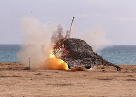 این شکارچی ایرانی در کمین پهپادهای دشمن است