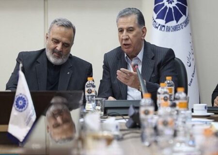 هشدار رئیس اتاق ایران نسبت به افزایش صدور کارت بازرگانی