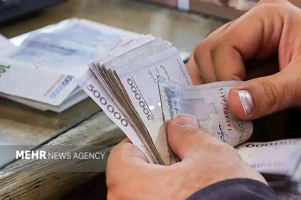 کارمندان در سال ۱۴۰۴ چقدر کمک هزینه از دولت دریافت می‌کنند؟