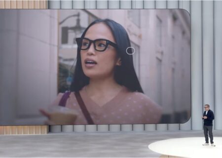 استفاده از زبان فارسی برای نمایش قابلیت ترجمه همزمان اندروید XR