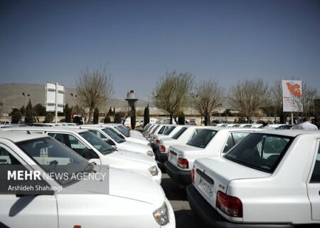 بازار خودرو در سراشیبی رکود؛ نوسان محدود قیمت‌ها