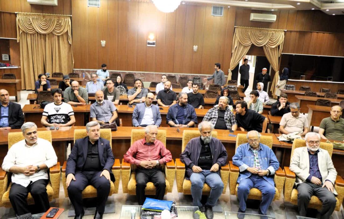 گزارش تصویری نشست صمیمی کارگردانان تئاتر تبریز با مدیرکل فرهنگ و ارشاد اسلامی