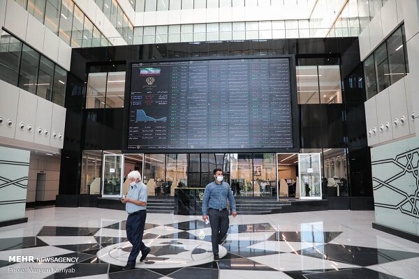 توقف معاملات ۲ شرکت بزرگ خودروساز در بورس