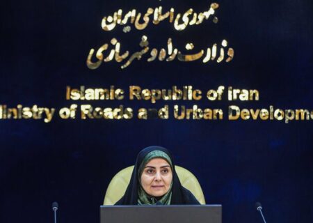 صادق: بر نرخ بلیت هواپیما در ایام اربعین نظارت می‌شود