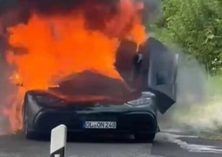 مرسدس بنز ۴۰۰ میلیاردی به خاکستر تبدیل شد! /عکس