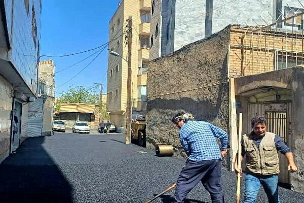 آسفالت‌ریزی ۵۰۰ تنی شهرداری منطقه ۴ تبریز طی هفته گذشته