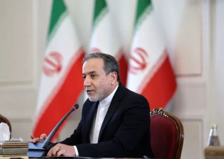 نشست وزیر امور خارجه با سفرا و کارداران و روسای نمایندگی های خارجی