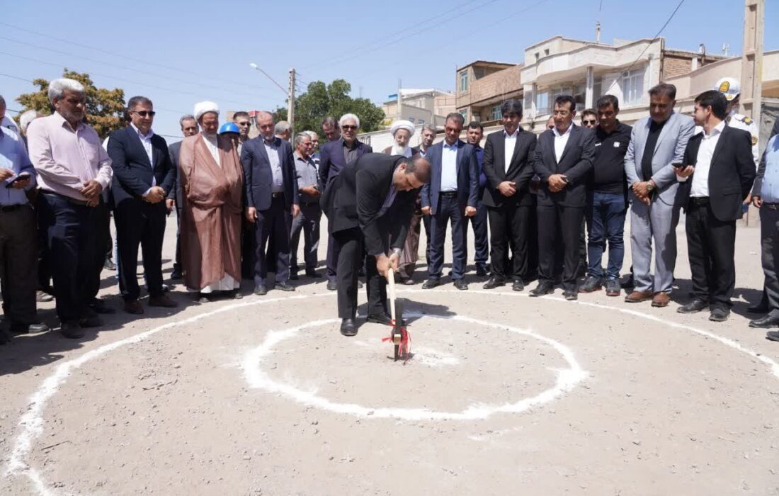 عملیات اجرایی شبکه فاضلاب هادیشهر آغاز شد