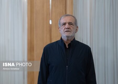 پزشکیان: حتی کسانی که درست یا غلط به زندان بردیم، پای ایران ایستادند