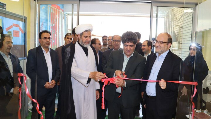 کتابخانه عمومی شهید داننده بستان آباد پس از بهسازی کلی بازگشایی شدکتابخانه عمومی شهید داننده بستان آباد پس از بهسازی کلی بازگشایی شدبستان آباد- کتابخانه عمومی شهید داننده بستان آباد پس از بهسازی کلی همزمان با هفته دولت سال ۱۴۰۴، با حضور مسئولین استانی و شهرستانی بازگشایی شد.