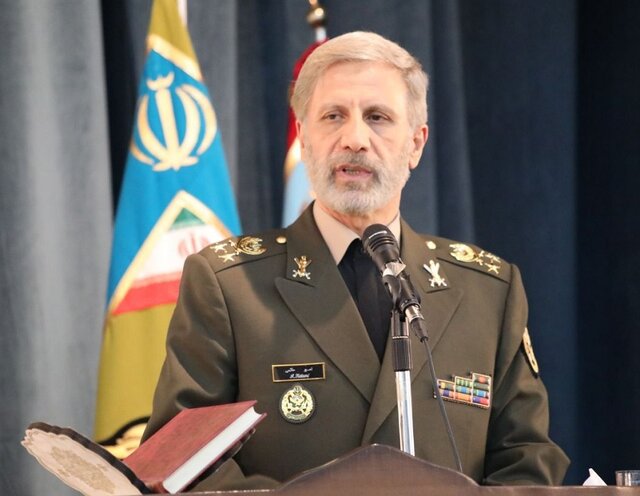 فرمانده کل ارتش: ارتش آماده مقابله با تهدیدات در هر سطحی است