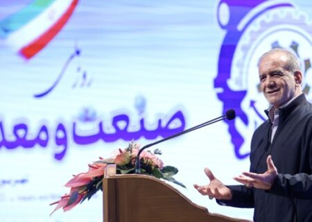 وجود نظم در کشور از برکات تجارت و صنعت است