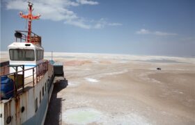 سراب وعده‌ها بر پهنه دریاچه ارومیه