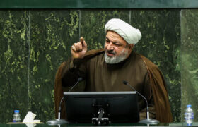 نباید همزمان نرخ ارز را بالا ببریم و برای ساکت کردن مردم به‌ دنبال کالابرگ برویم