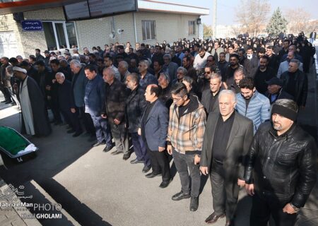 گزارش تصویری از تشییع پیکر احمد سجادی‌فر، خبرنگار باسابقه تبریزی