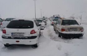 تداوم بارش برف در آزادراه تبریز – زنجان/ کمک‌ رسانی به ۷۶ خودرو در آذربایجان‌ شرقی