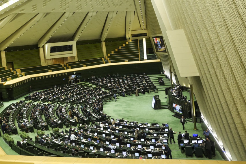 کارت زرد مجلس به وزیر کار به خاطر غیبت در جلسه نظارتی