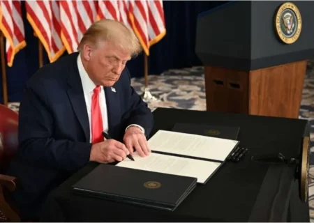 مجازات کشورها به دلیل روابط اقتصادی با ایران / تعرفه اضافه 25 درصدی علیه کشورهایی که با ایران تجارت می کنند