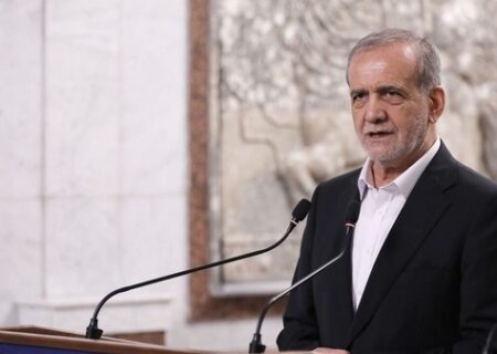 پزشکیان: پذیرفته نیست کسی بیشتر کار کند اما دریافتی بیشتر نداشته باشد