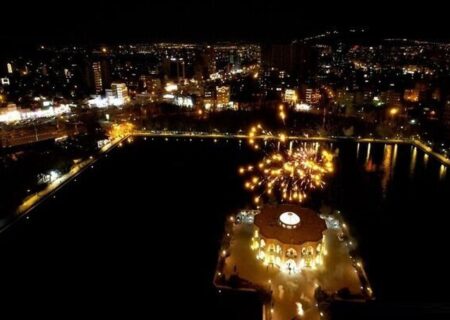 آسمان تبریز به مناسبت عید بزرگ نیمه شعبان نور باران می‌شود